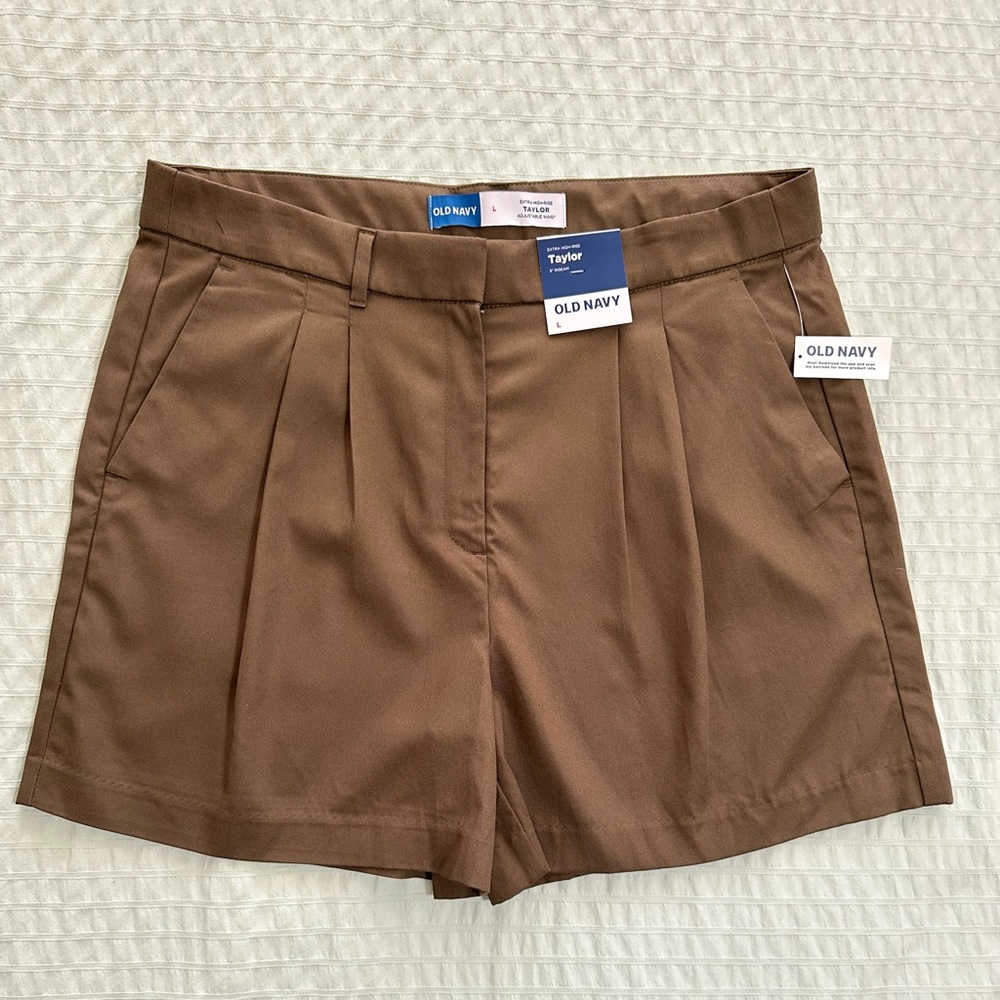 NWT Old Navy Brown Extra High Rise Taylor Adjustable Waist Pleated Shorts - L
